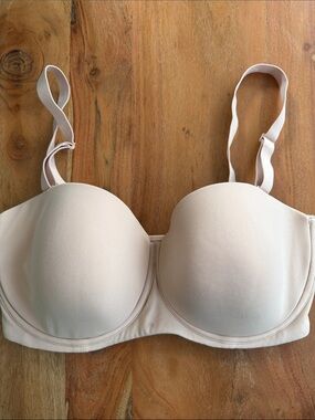 NWOT SKIMS Fits Everybody Strapless Bra (with straps)